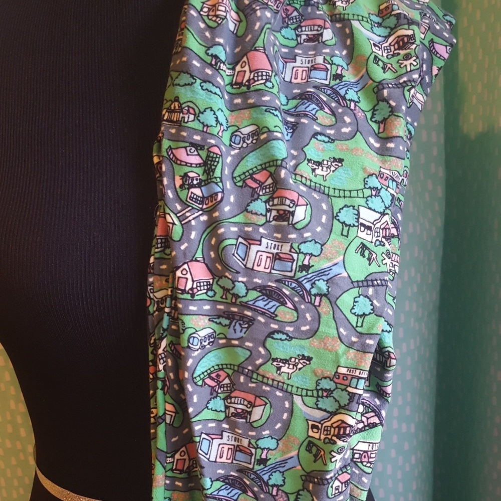 LuLaRoe Road/Town Leggings TC